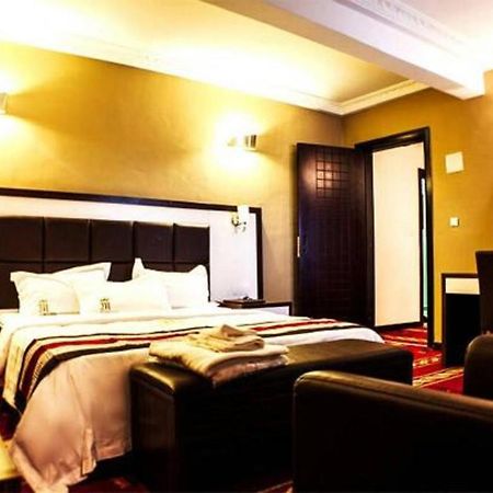 Mbayaville Hotel Douala Ngoại thất bức ảnh