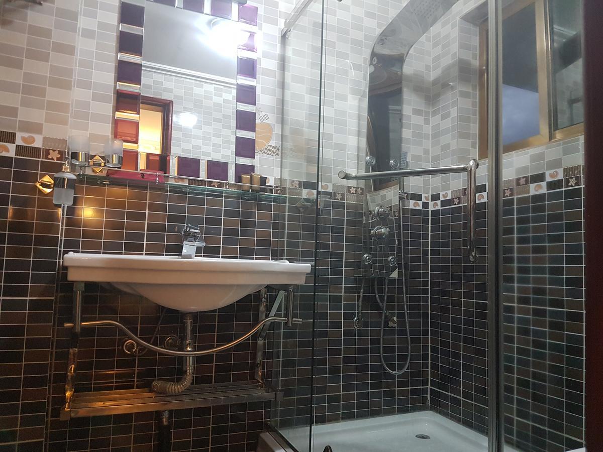 Mbayaville Hotel Douala Ngoại thất bức ảnh