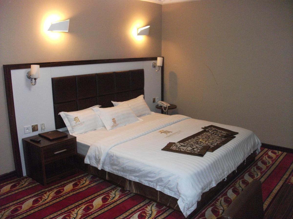 Mbayaville Hotel Douala Ngoại thất bức ảnh