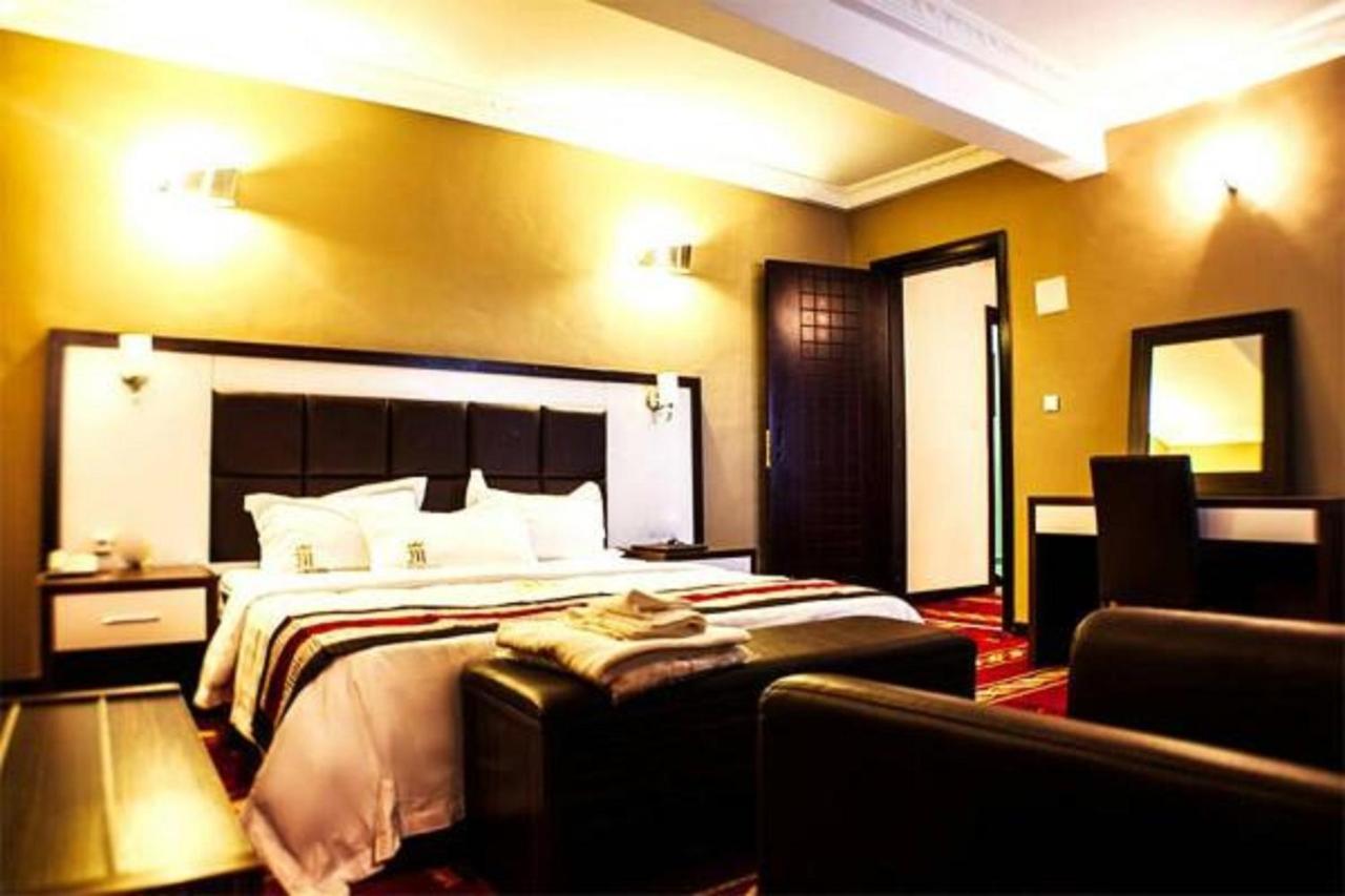 Mbayaville Hotel Douala Ngoại thất bức ảnh